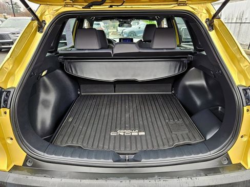 Used 2023 Toyota Corolla Cross SE image 14