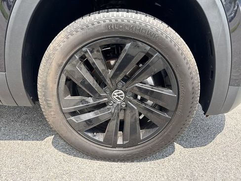 Used 2023 Volkswagen Atlas Cross Sport SE w/ Panoramic Sunroof Package AWD/4WD image 11