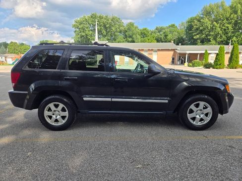 Used 2010 Jeep Grand Cherokee Laredo AWD/4WD image 12