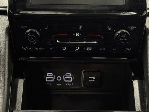 Used 2023 Jeep Grand Cherokee Altitude image 31