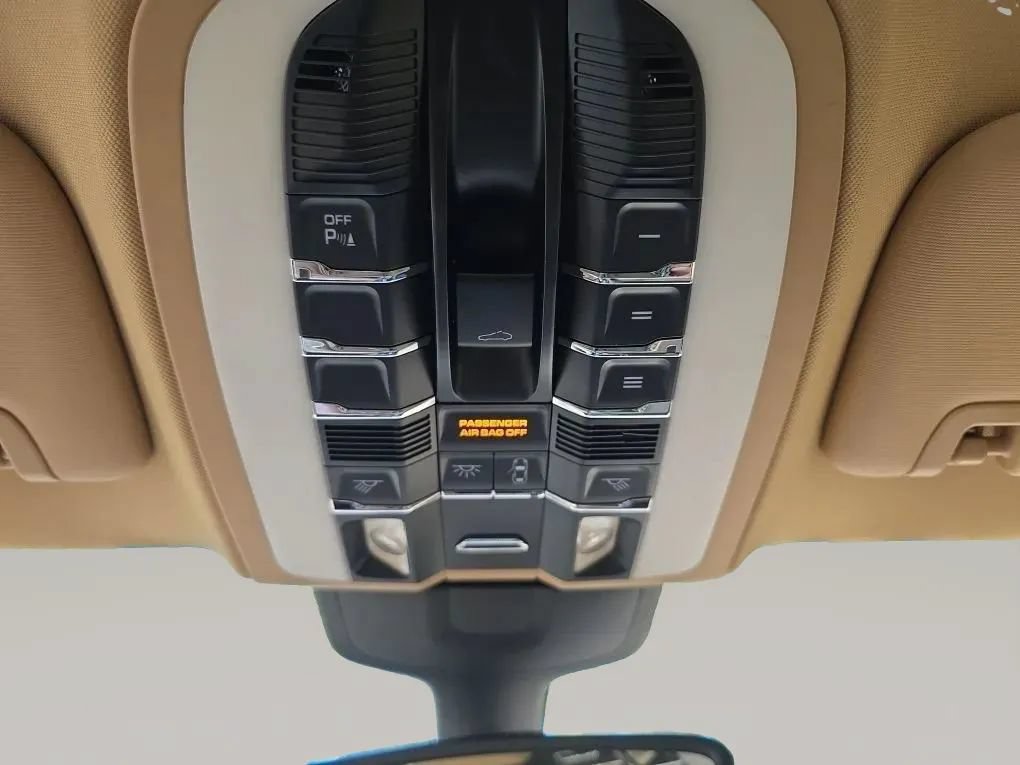 Used 2011 Porsche Panamera 4 AWD/4WD image 35