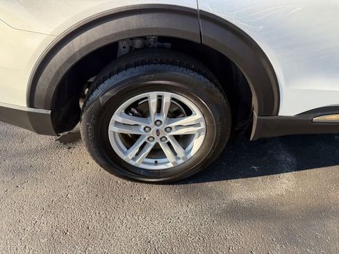 Used 2022 Ford Explorer XLT w/ Equipment Group 202A image 26