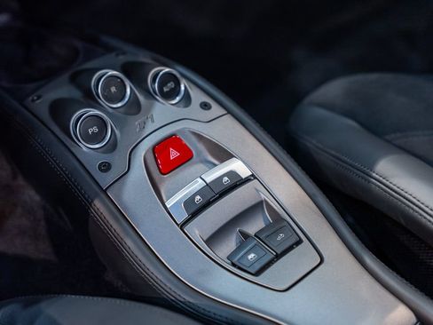 Certified 2014 Ferrari 458 Spider RWD image 36