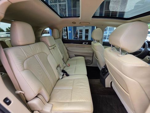 Used 2016 Lincoln MKT AWD w/ Equipment Group 201A image 30