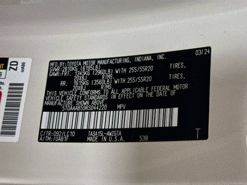 Certified 2024 Toyota Grand Highlander AWD image 38