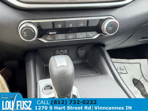 Used 2025 Nissan Altima 2.5 SV FWD image 19