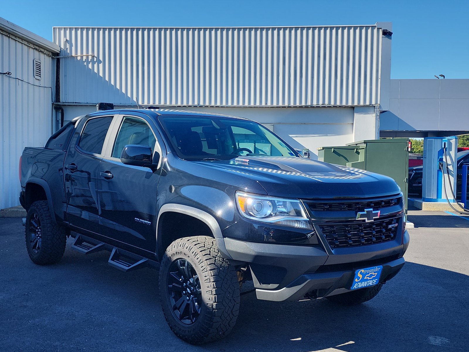 Used 2020 Chevrolet Colorado ZR2 w/ ZR2 Midnight Special Edition AWD/4WD image 7