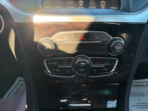 Used 2016 Chrysler 300 C image 24