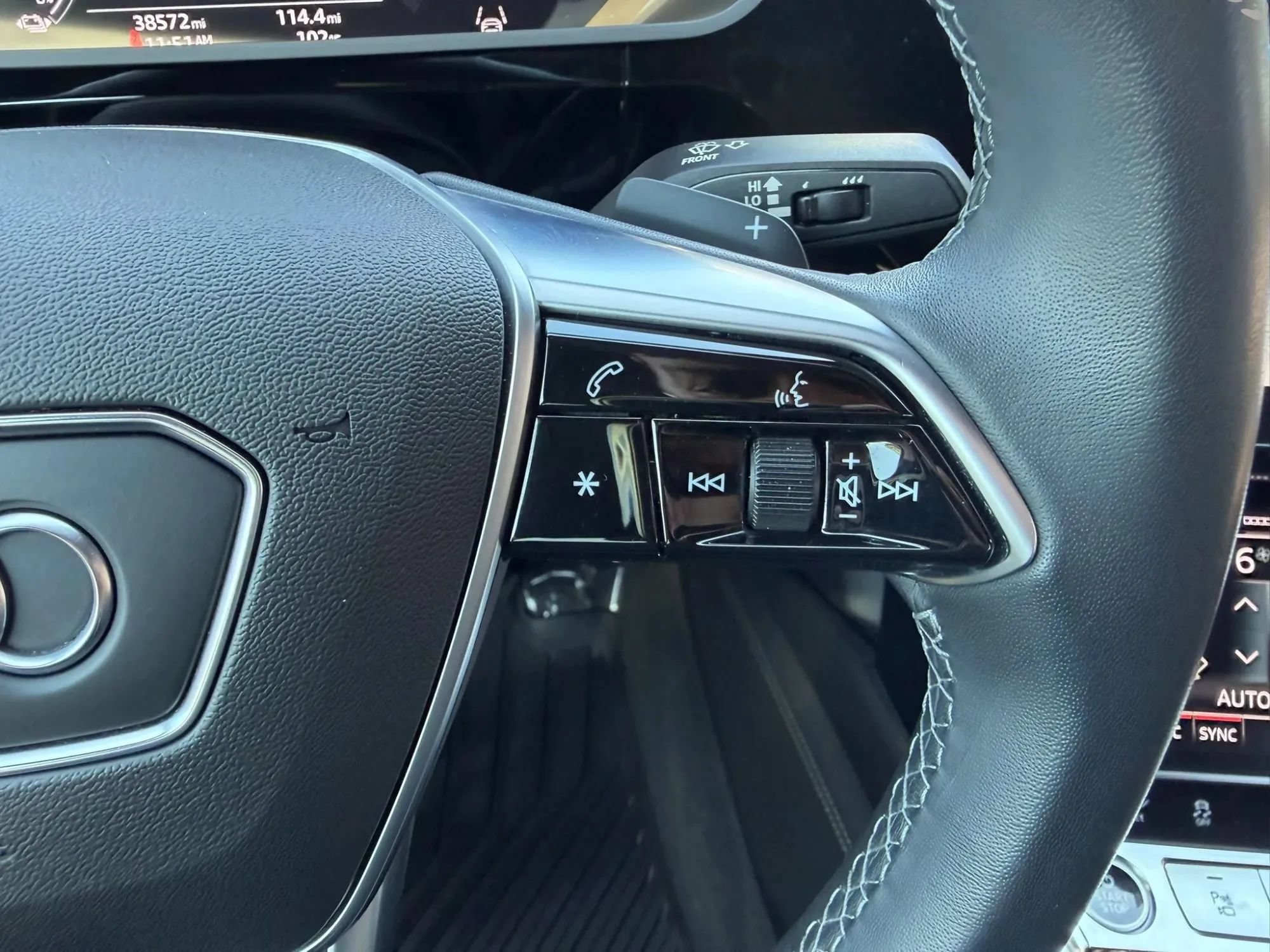 Used 2023 Audi e-tron Premium Plus AWD/4WD image 29