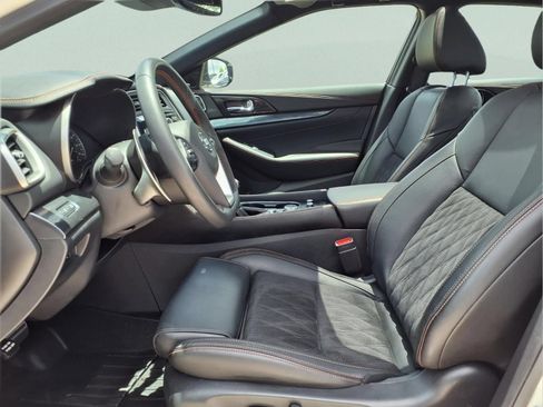 Used 2021 Nissan Maxima SR w/ Sport Mat Group FWD image 10