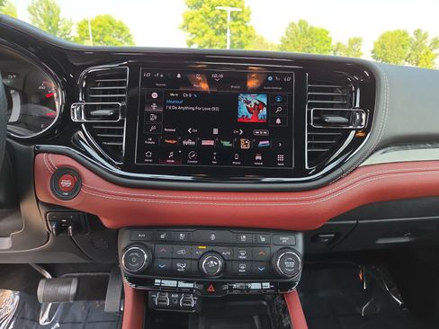 Used 2022 Dodge Durango SRT w/ Premium Interior Group AWD/4WD image 24