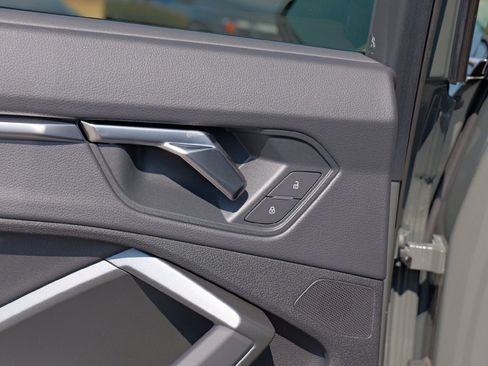 New 2025 Audi Q3 2.0T Premium image 36