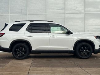 Used 2025 Honda Pilot Black Edition video 3
