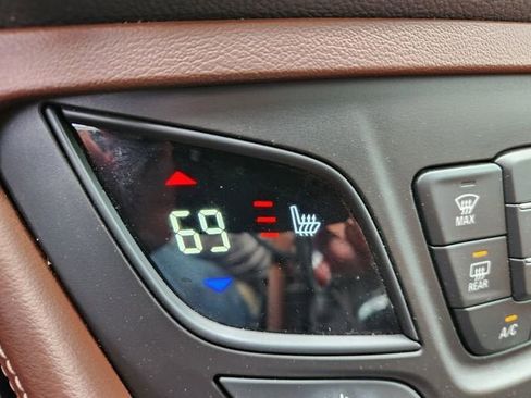 Used 2017 Buick Envision Essence image 26