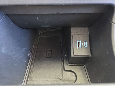 Used 2022 Ford Edge Titanium AWD/4WD image 26