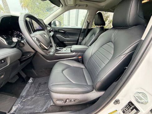 Used 2023 Toyota Highlander L image 5