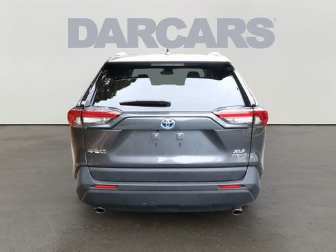 Used 2023 Toyota RAV4 XLE Premium image 5