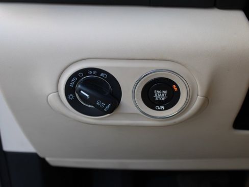 Used 2017 Maserati Levante S image 21