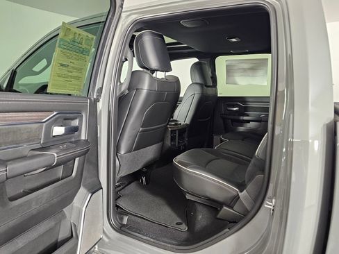 New 2026 RAM 2500 Laramie AWD/4WD image 34