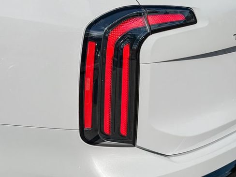 Used 2024 Kia Telluride SX X-Line AWD/4WD image 12