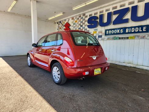 Used 2009 Chrysler PT Cruiser FWD image 5