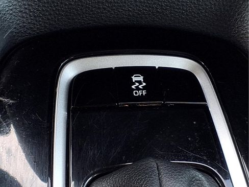 Used 2024 Toyota Corolla LE FWD image 17