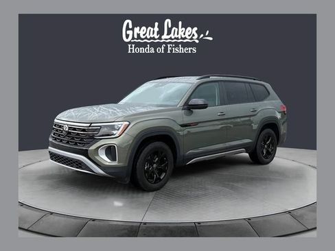 Used 2025 Volkswagen Atlas Peak Edition SE AWD/4WD image 1
