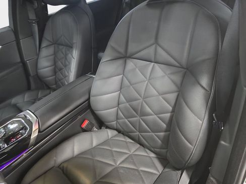 Used 2023 BMW 740i w/ Parking Assistance Package image 23