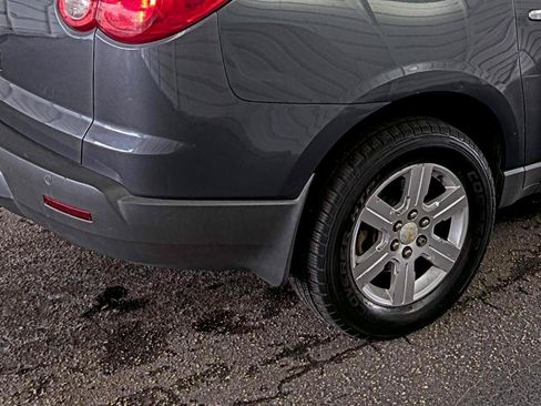 Used 2010 Chevrolet Traverse LT AWD/4WD image 17