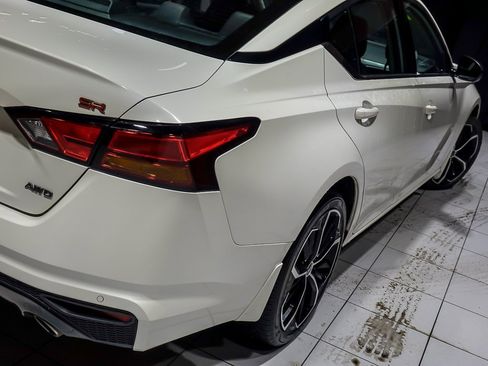 Used 2025 Nissan Altima 2.5 SR image 10