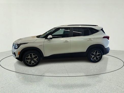 Certified 2023 Kia Seltos EX AWD/4WD image 2