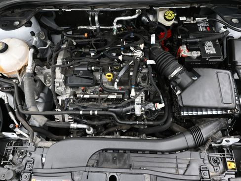 Used 2022 Ford Escape SE w/ SE Sport Appearance Package image 29