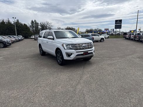 Used 2019 Ford Expedition Max Limited w/ Equipment Group 301A AWD/4WD image 2