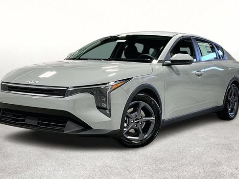 Used 2026 Kia K4 FWD image 2