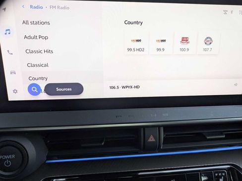 Used 2024 Toyota Prius XLE AWD/4WD image 19