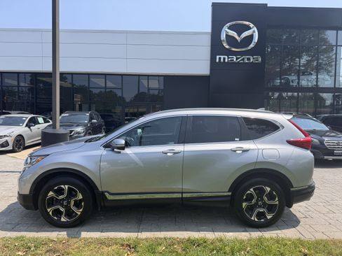 Used 2019 Honda CR-V Touring image 4