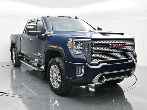 Used 2022 GMC Sierra 3500 Denali w/ Denali Ultimate Package image 3