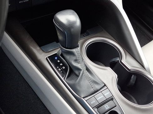 Used 2023 Toyota Camry SE image 25