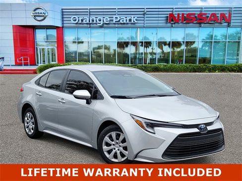 Used 2025 Toyota Corolla LE image 1