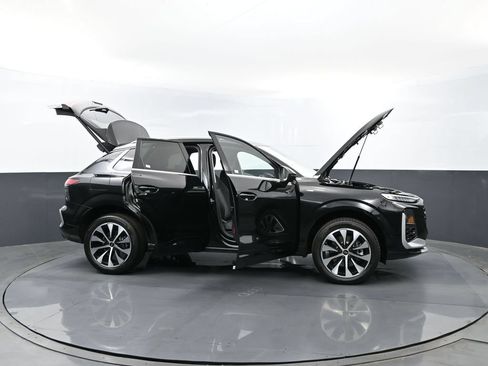 New 2026 Audi Q3 quattro 2.0T AWD/4WD image 32