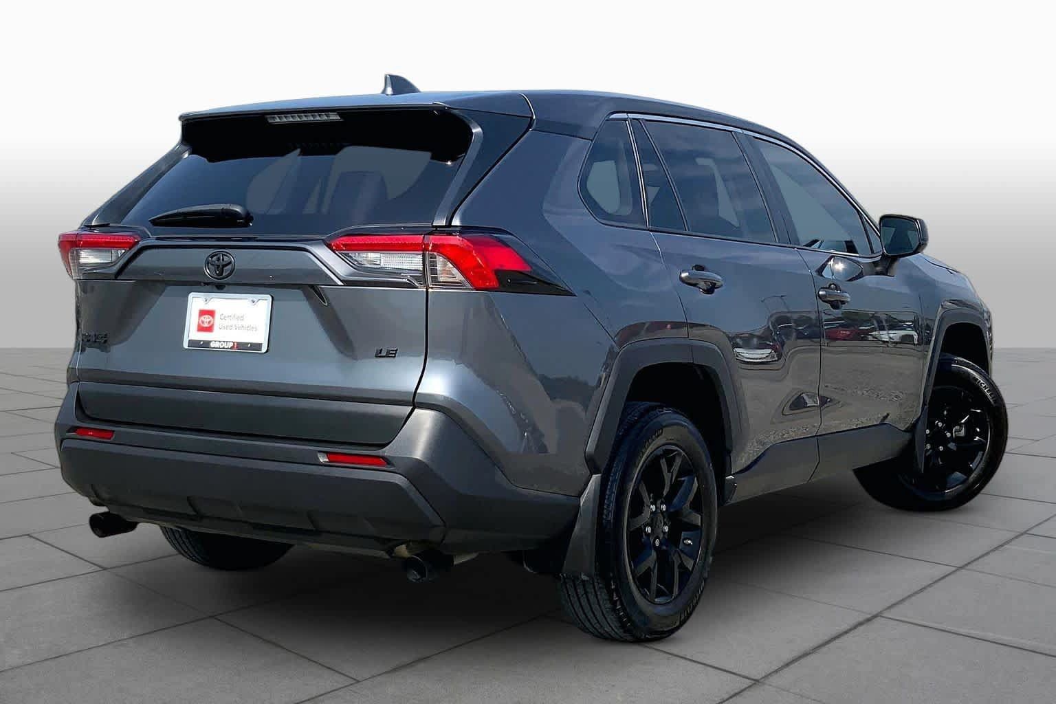Used 2023 Toyota RAV4 LE FWD image 13