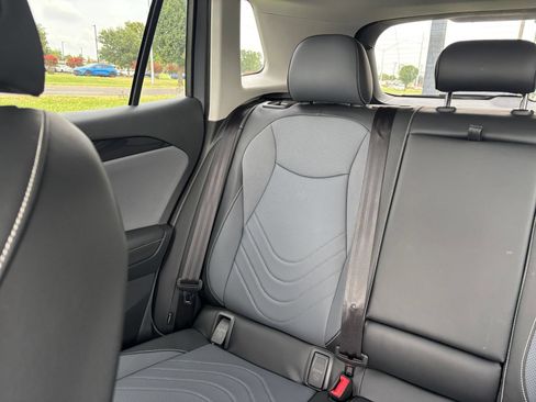 Used 2026 Volkswagen Tiguan SE AWD/4WD image 40