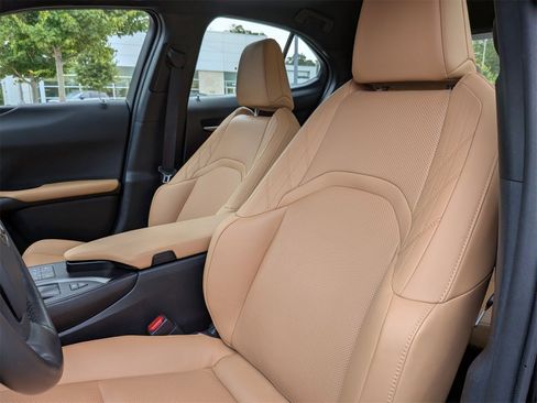 Used 2023 Lexus UX 250h FWD w/ Premium Package image 15