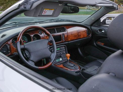 Used 2001 Jaguar XK8 Convertible image 53