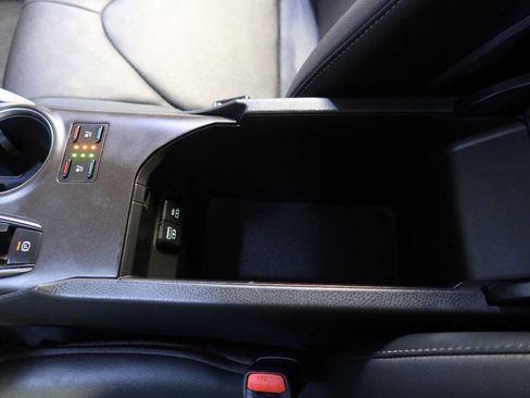 Used 2023 Toyota Camry XSE w/ Navigation Package image 36