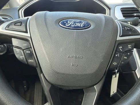 Used 2016 Ford Fusion SE FWD image 17