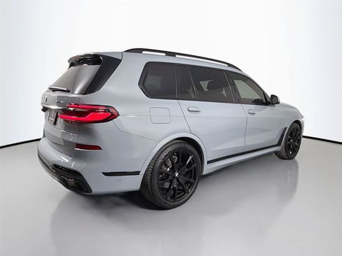 Certified 2026 BMW X7 xDrive40i w/ M Sport Package AWD/4WD image 5