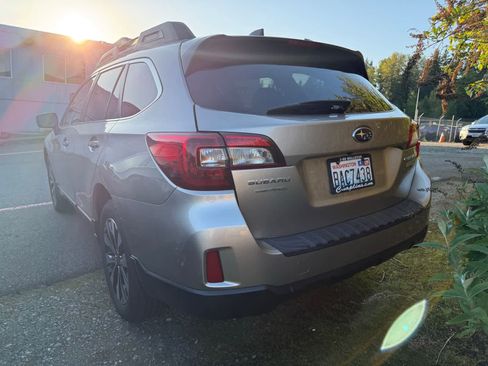 Used 2016 Subaru Outback 2.5i Limited AWD/4WD image 2