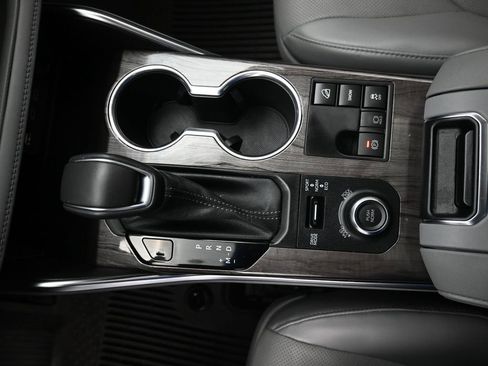Used 2023 Toyota Highlander Limited image 23