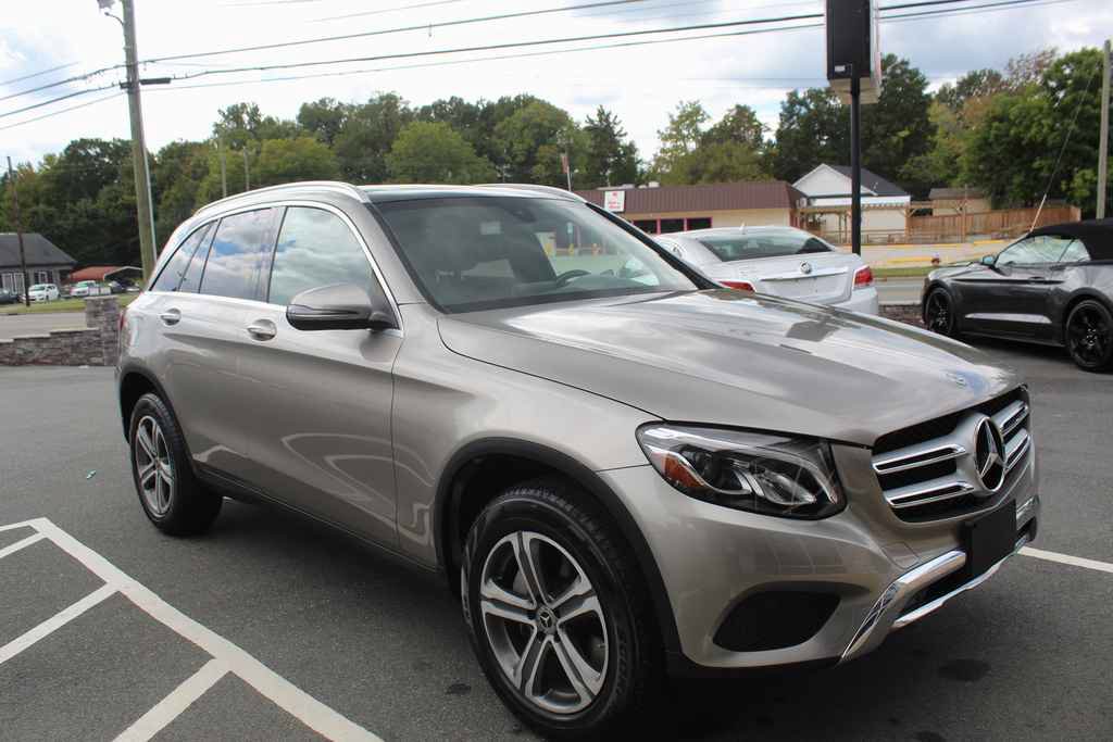 Used 2019 Mercedes-Benz GLC 300 4MATIC image 3